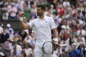 Djokovic Battles Back Against De Minaur, Clinches Wimbledon Quarterfinal and 63rd Grand Slam Milestone