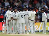 Gambhir Stands By India's Tailenders After Test Match Collapse
Hoặc:
India's Coach Gambhir Defends Lower Order Despite Headingley Test Defeat