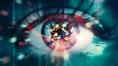 Brain processes images with a slight delay.